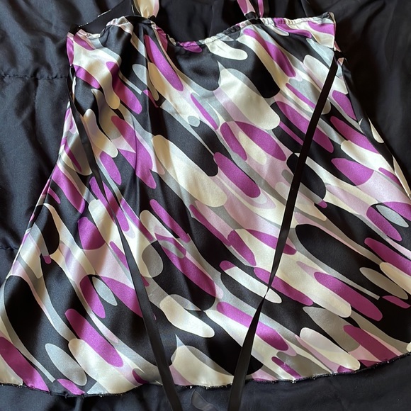 Cute sleeveless top - Picture 3 of 5